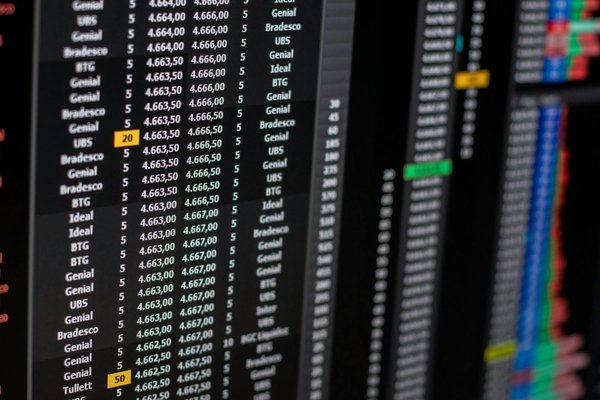 Quelles sont les implications légales des contrats commerciaux internationaux ?