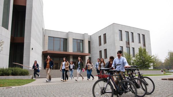 Découvrez les études en médecine : terminale santé Clermont-Ferrand